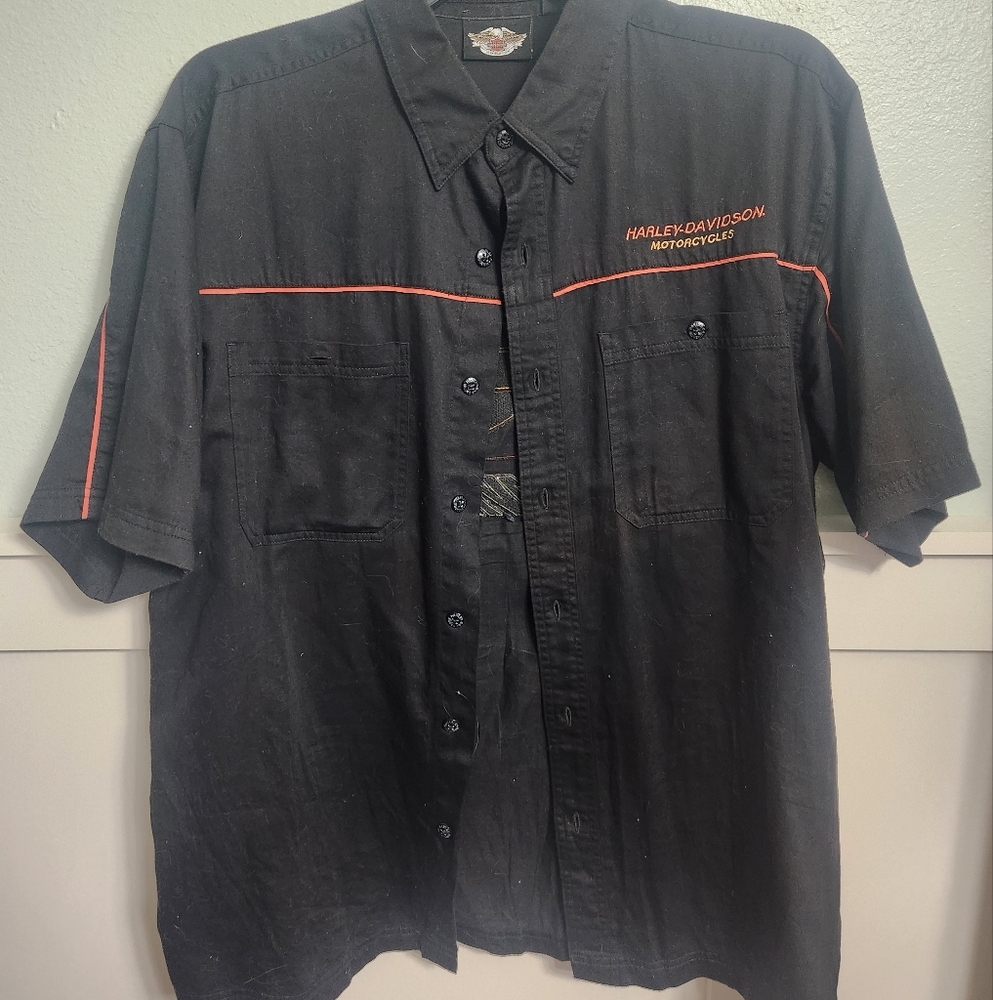 Short sleeve button up